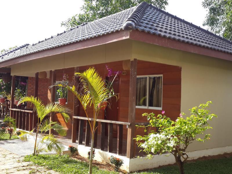 The Moonflower Bungalow Hotel Сиханоуквил Екстериор снимка