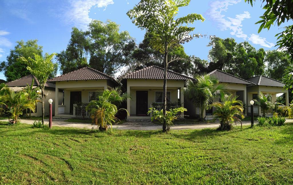 The Moonflower Bungalow Hotel Сиханоуквил Екстериор снимка