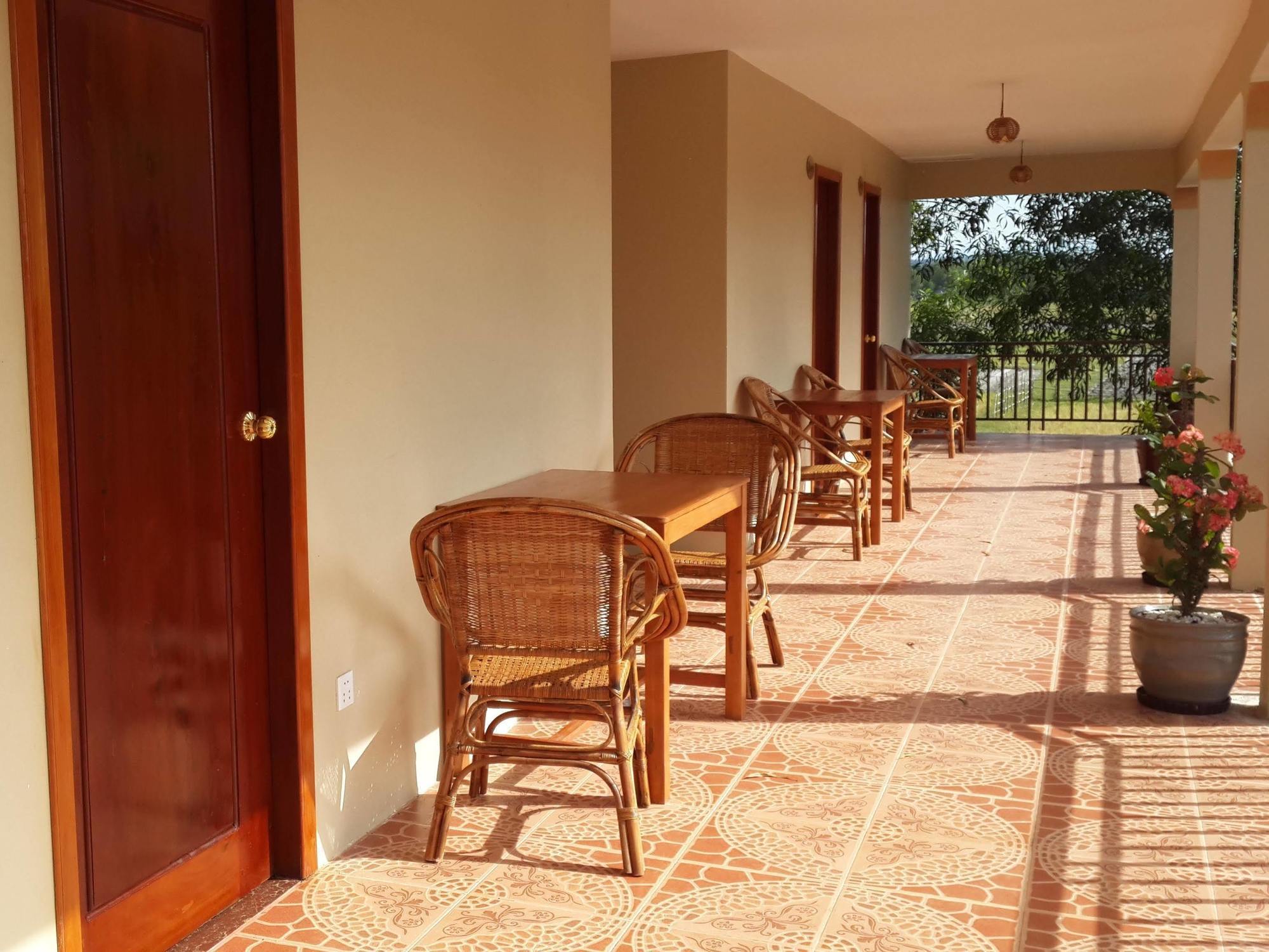 The Moonflower Bungalow Hotel Сиханоуквил Екстериор снимка